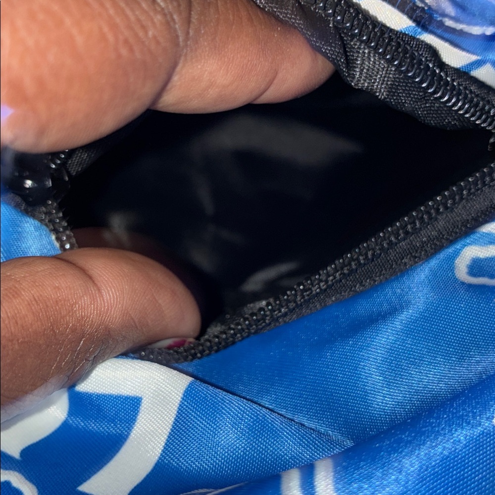 Detroit Lions Sling Bag - Picture 14 of 14
